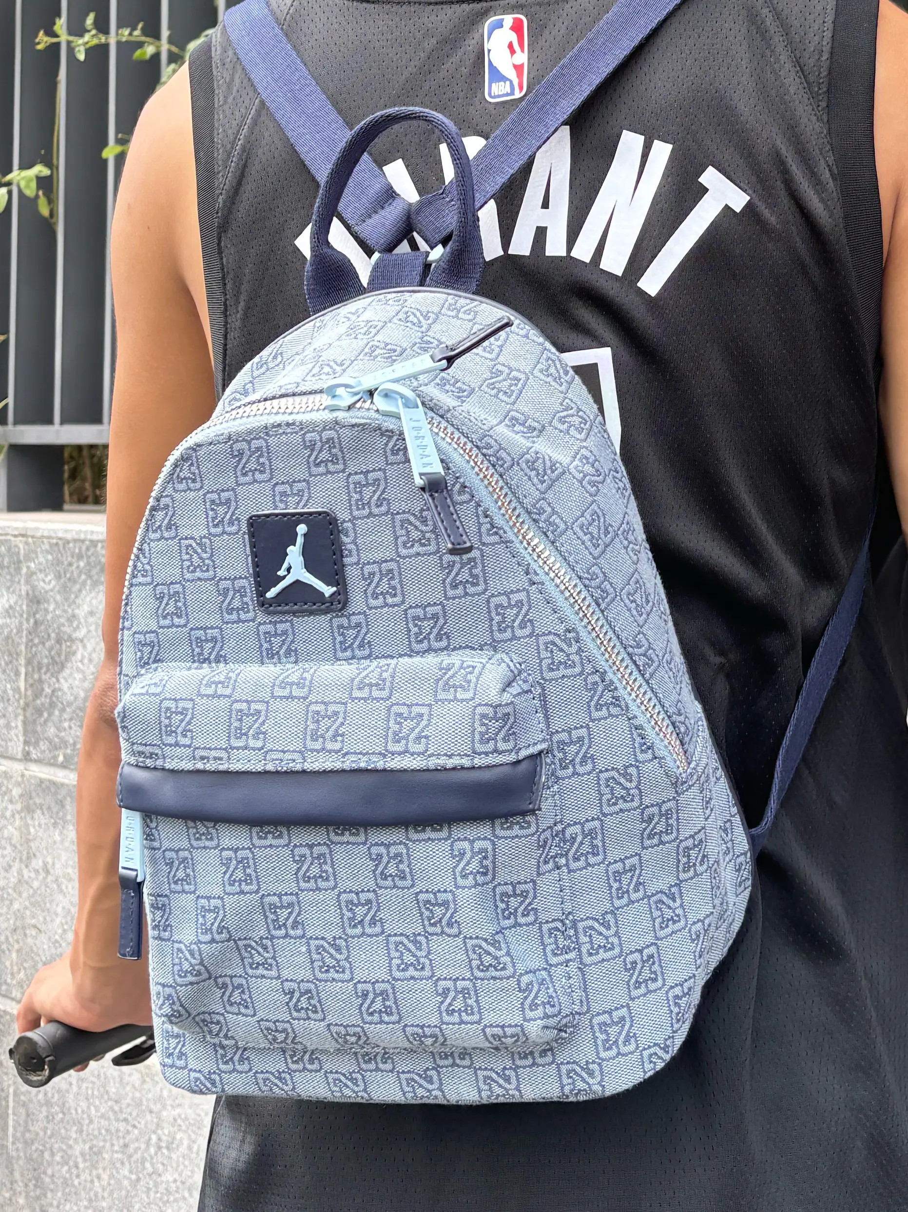 女朋友看到都要抢走背的一款包包🎒