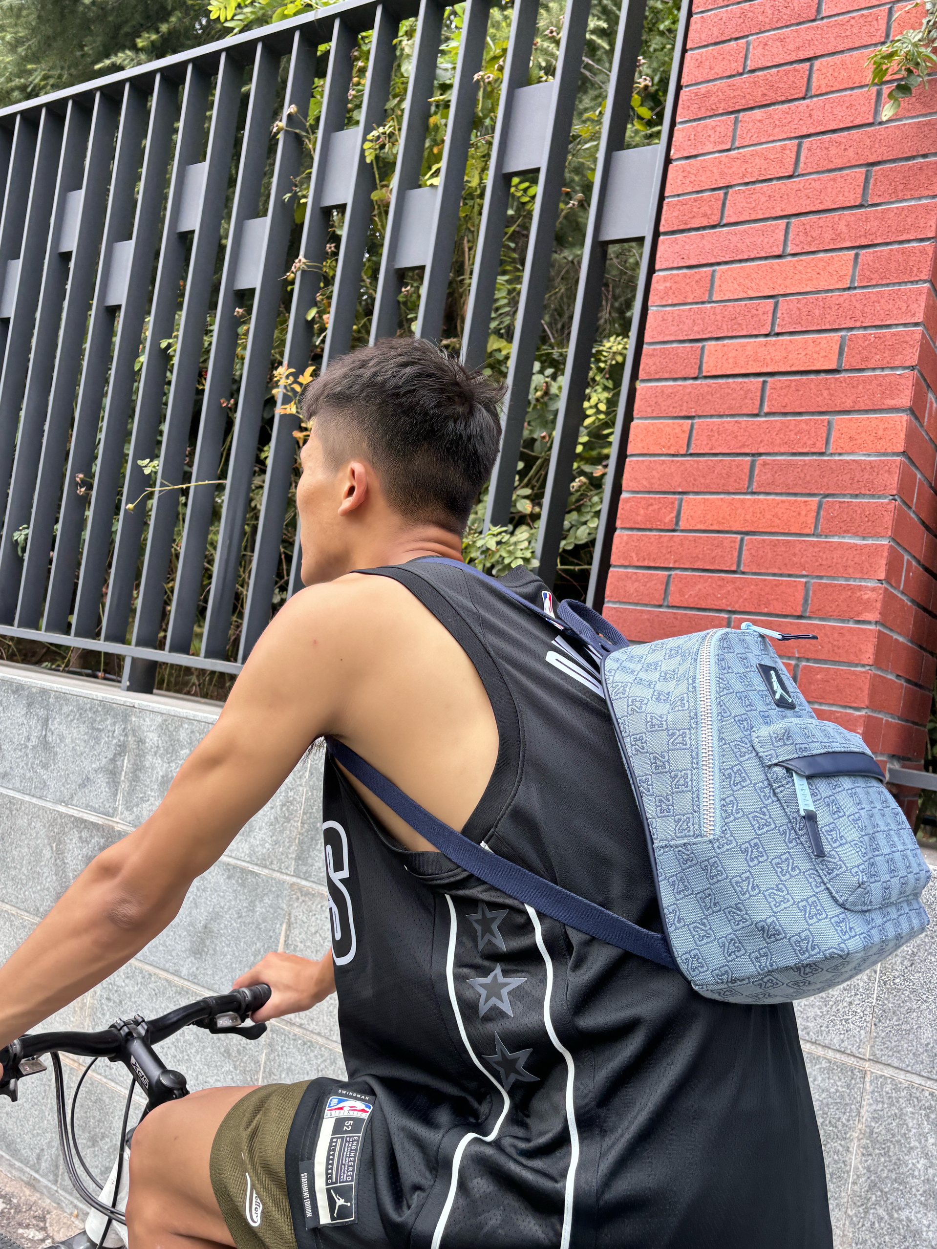 女朋友看到都要抢走背的一款包包🎒