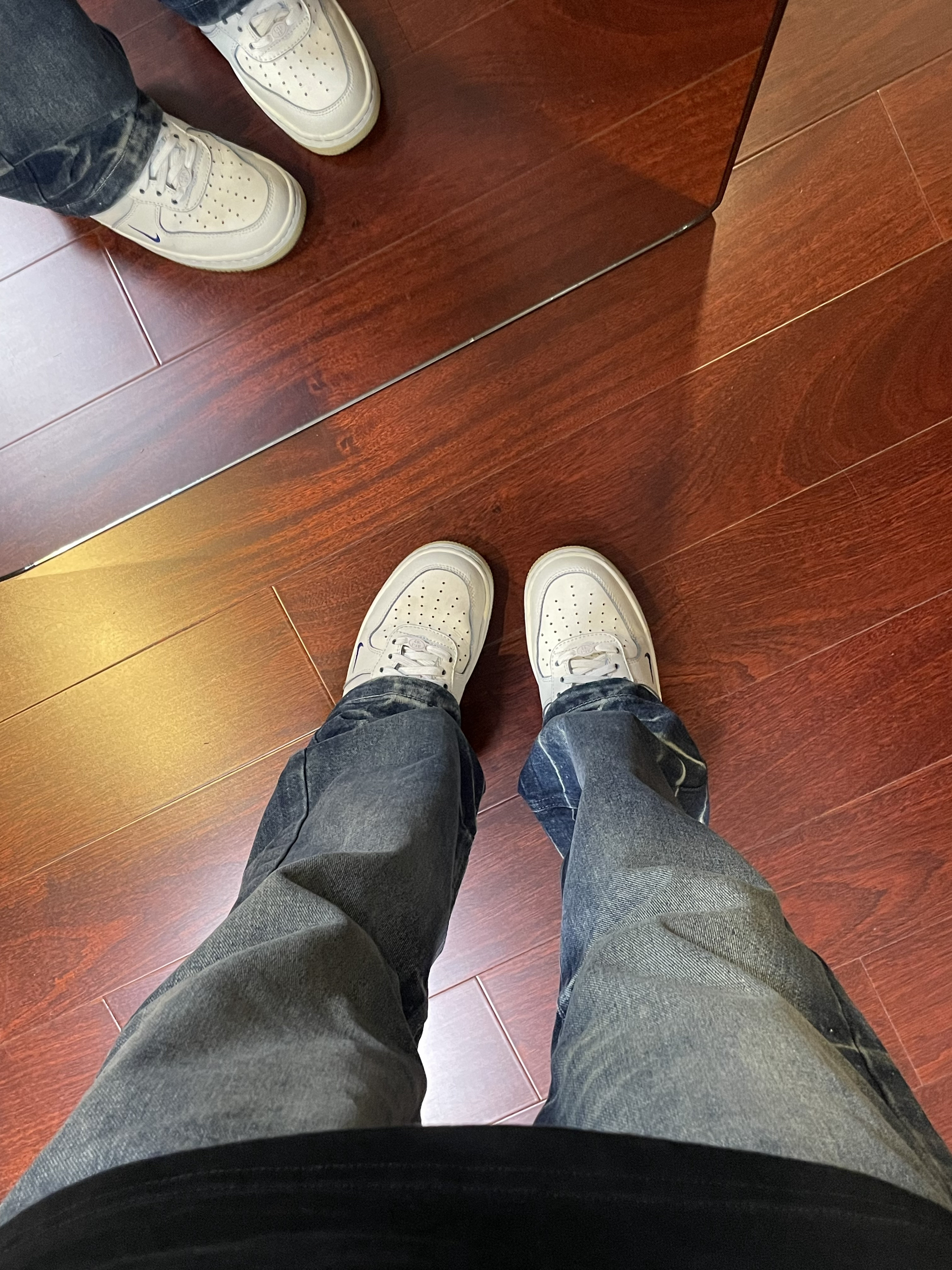 ootd|这款蓝色闪电纹牛仔裤有亿点帅!!!不愧是我熬夜选出来的
