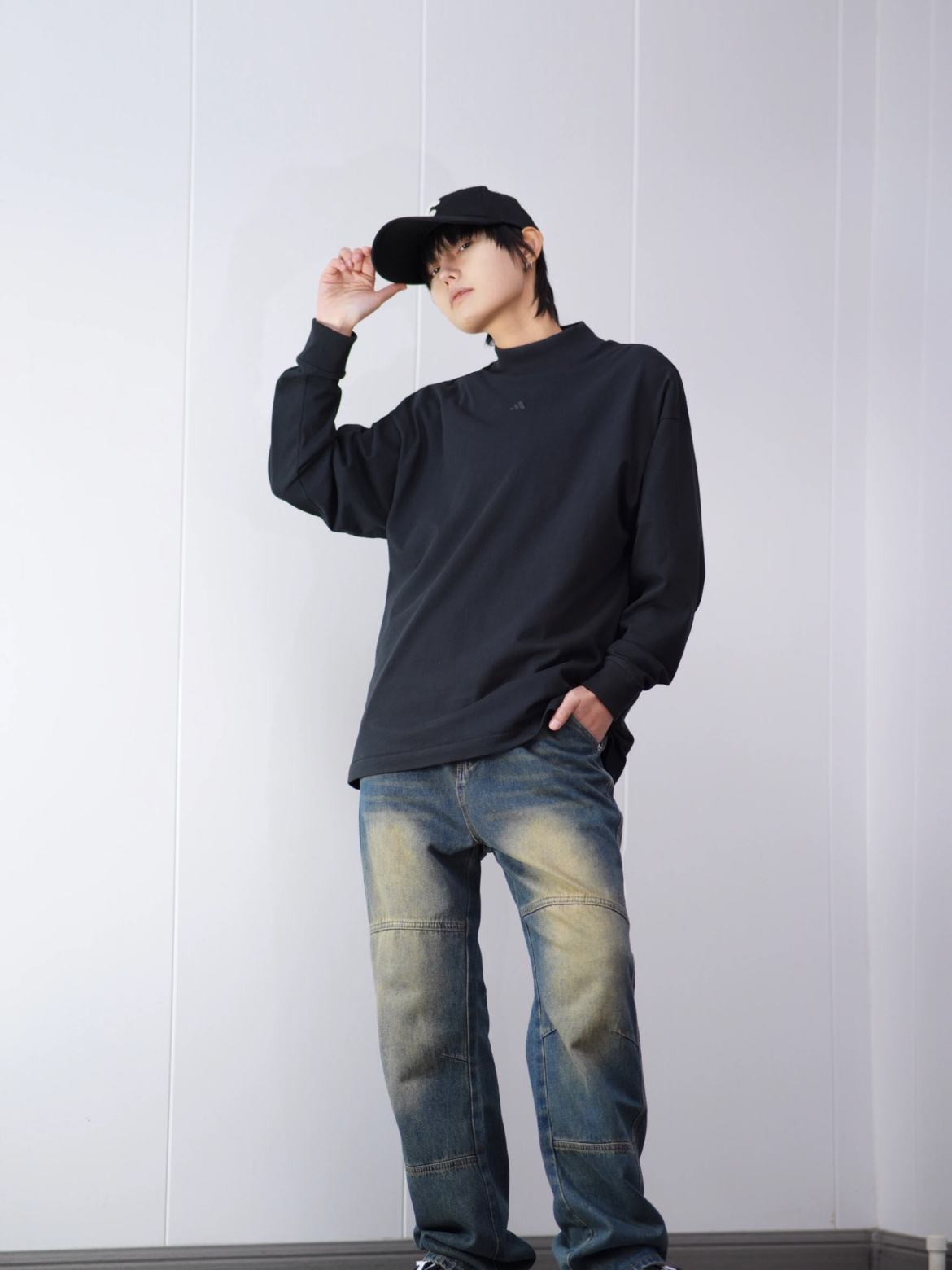adidas 风格百变都靠这件长袖啦