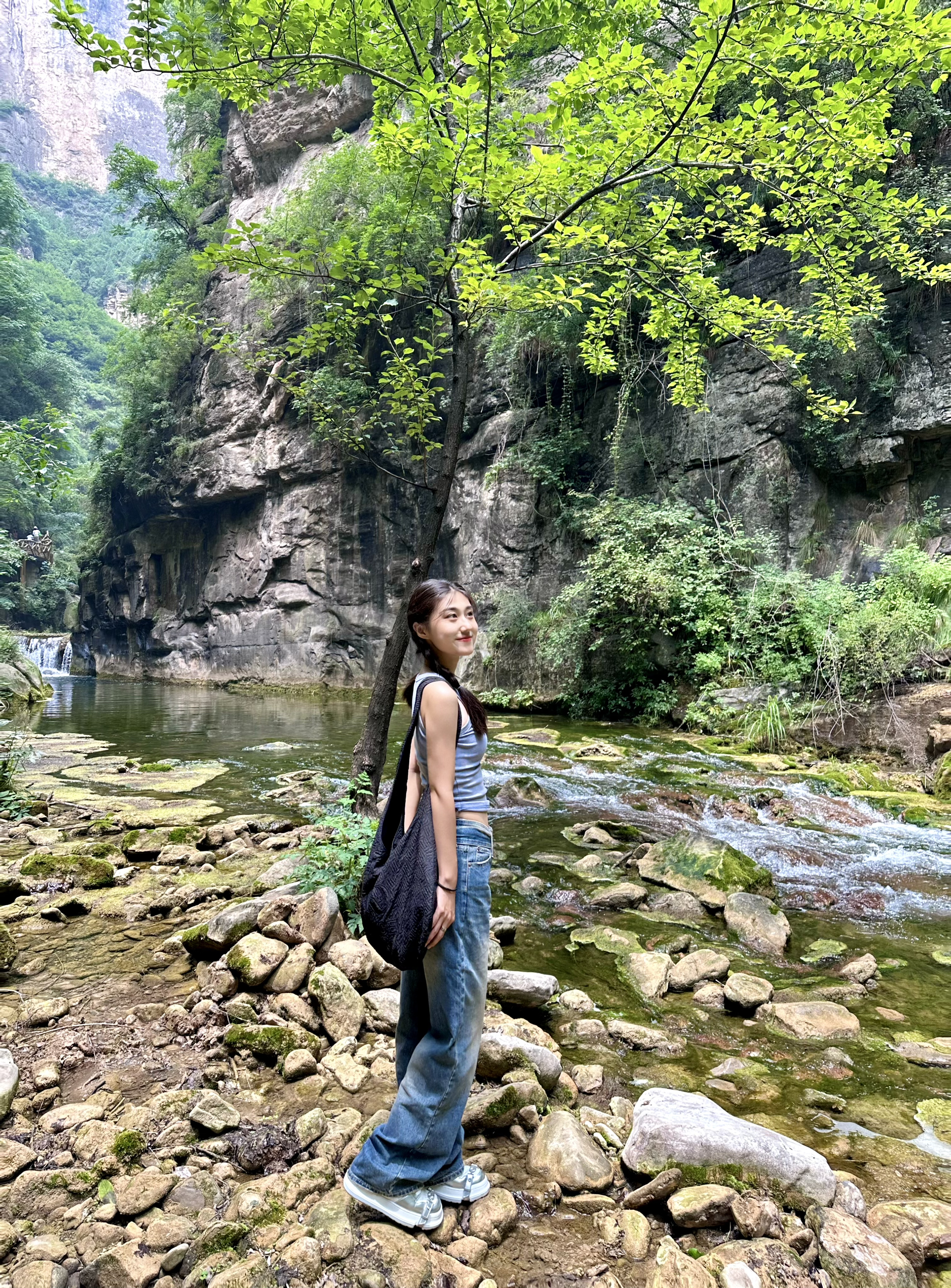 穿新鞋出去玩咯～
