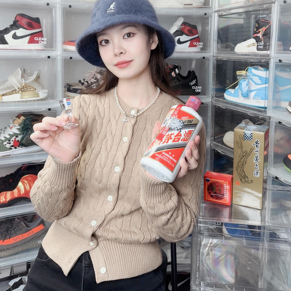 送礼最排面的选择，应该没有能击败茅台酒的了吧！作为中国的国酒，无论个