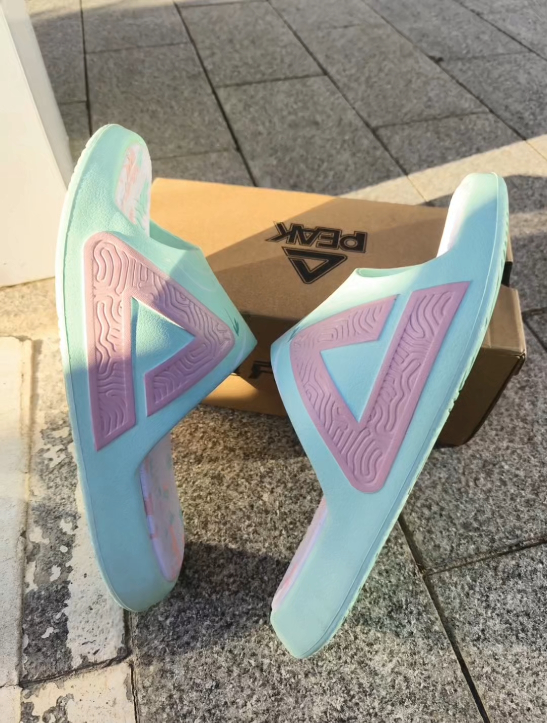 匹克态极拖鞋荷塘月色