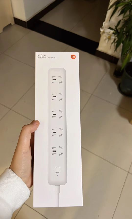 小米～插线板，雷总没让人失望