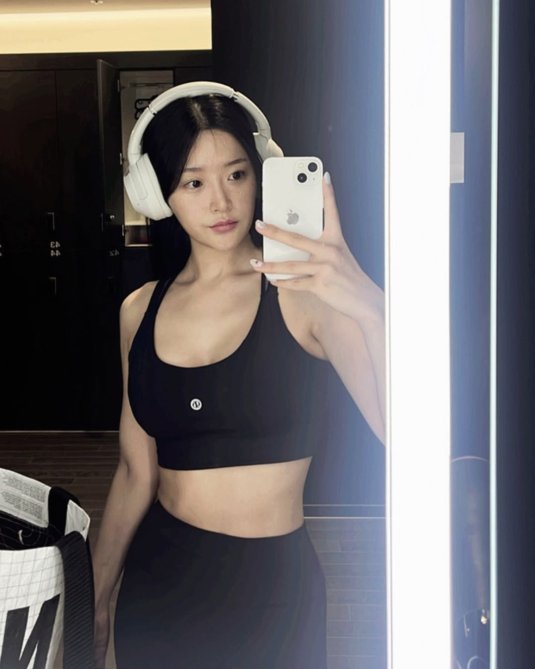 时尚的白色耳机🎧