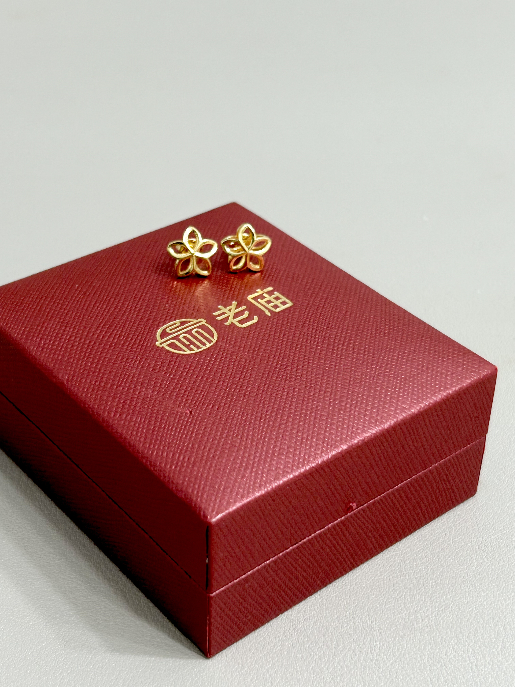 小克重黄金耳钉的快乐