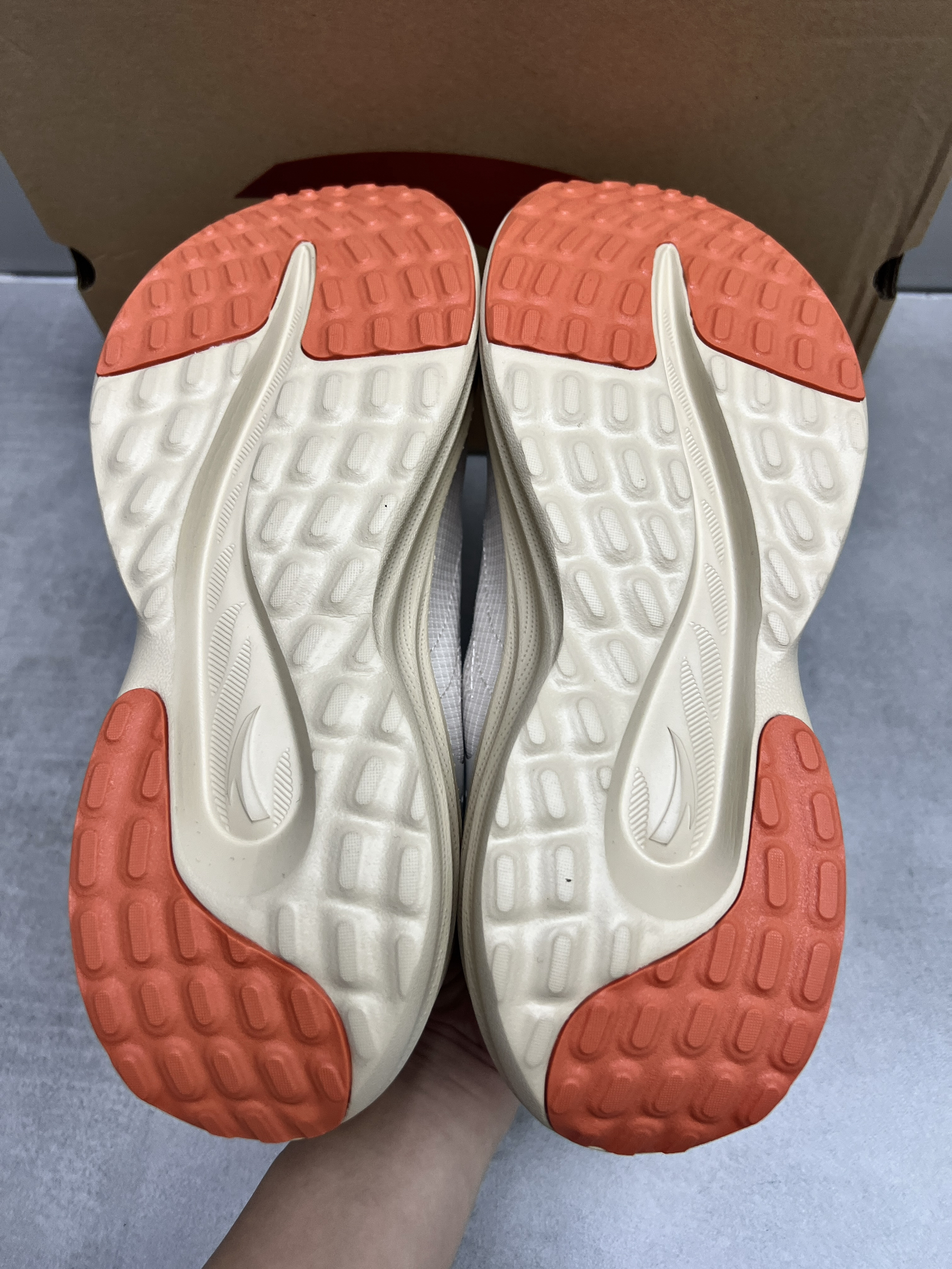 这双跑鞋太哇塞了😍😍😍