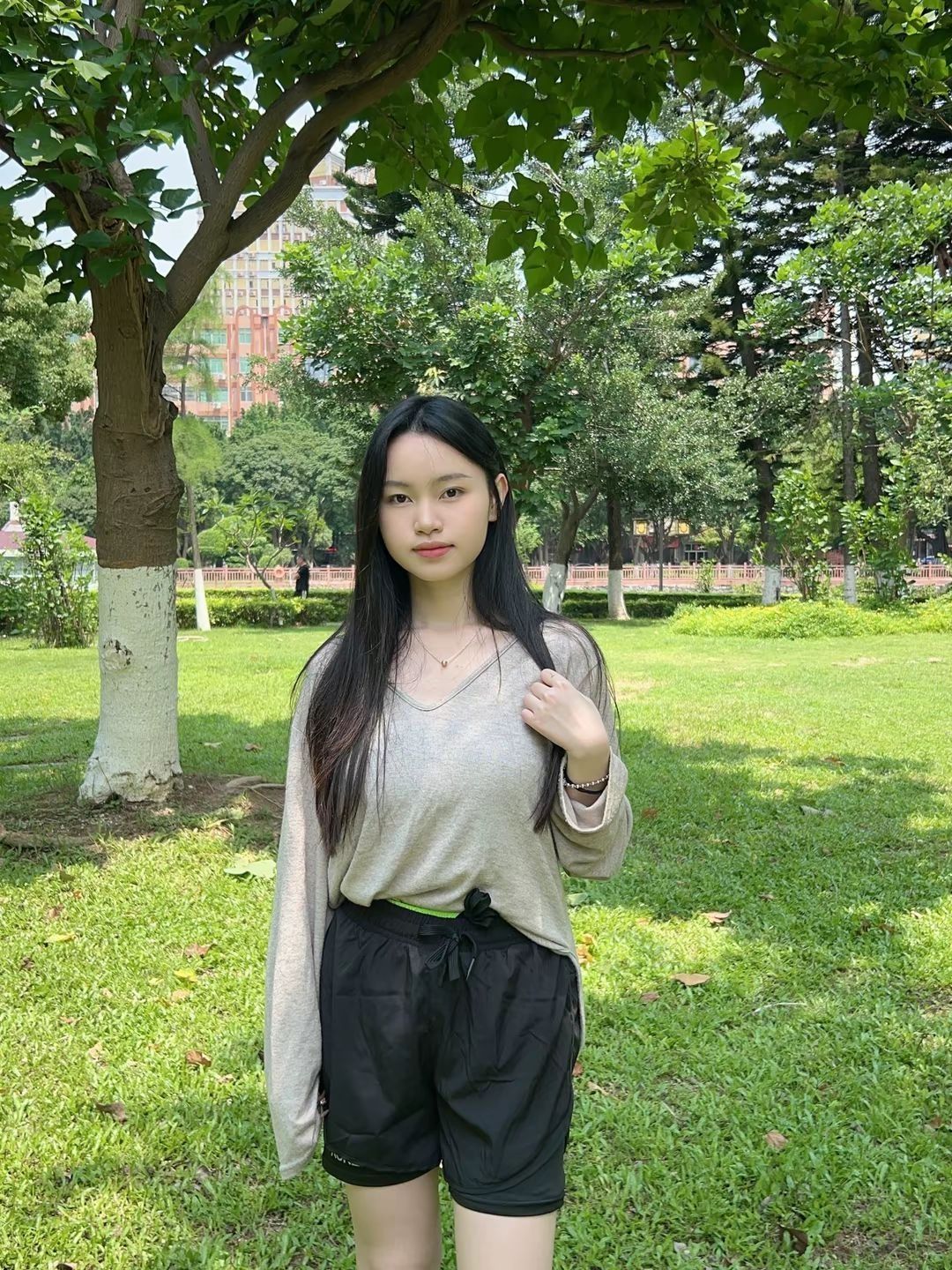 💥穿上它，我就能变身运动场上的超级英雄！😎