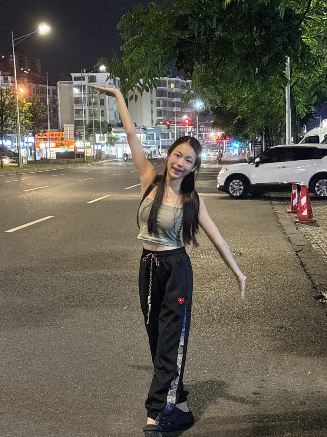 运动风ootd|这条小熊束脚裤真的好百搭！