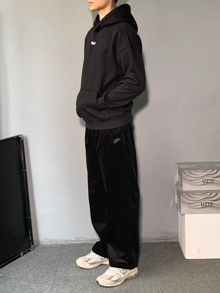 ootd | 初秋黑色卫衣很容易穿出美式复古风🆒