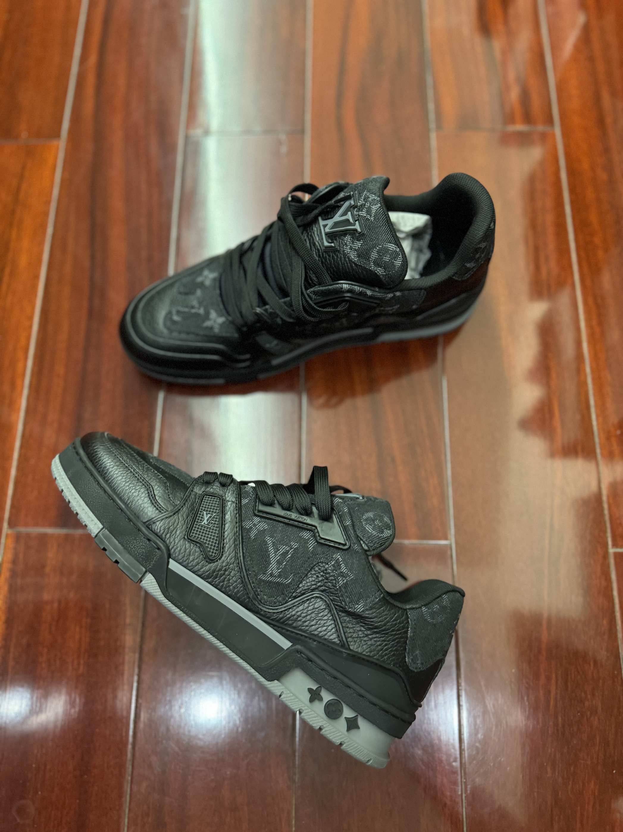 过气顶流？lv trainer？