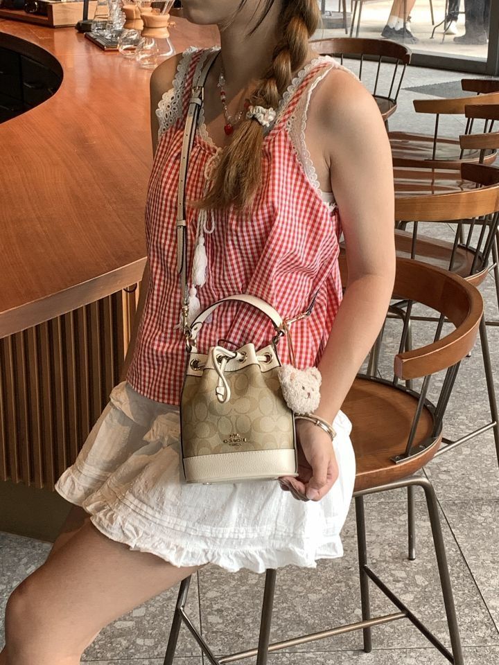 时髦新宠😻C家小水桶绝绝子啦~