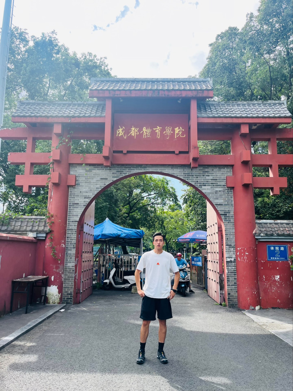 Nike 基础短tee穿出时尚感