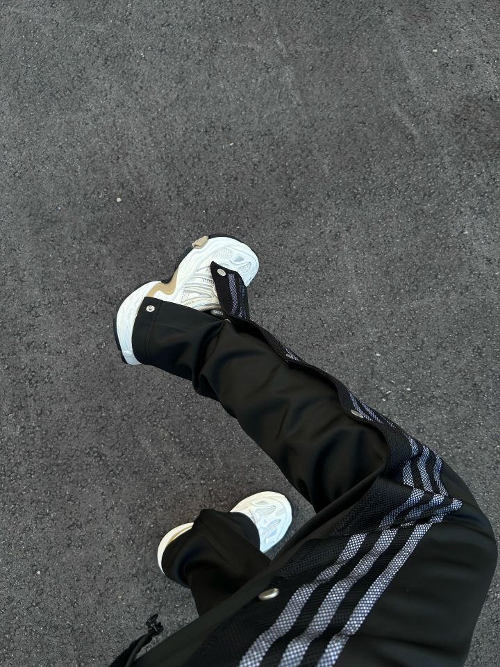确定不试试这种休闲运动风吗？👕
今天穿的是一件 #adidas  家的经典款外套
