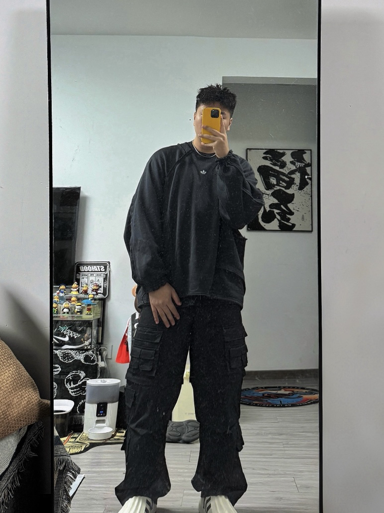 衣长较短 下身需要搭配一个比较长的裤子🦴