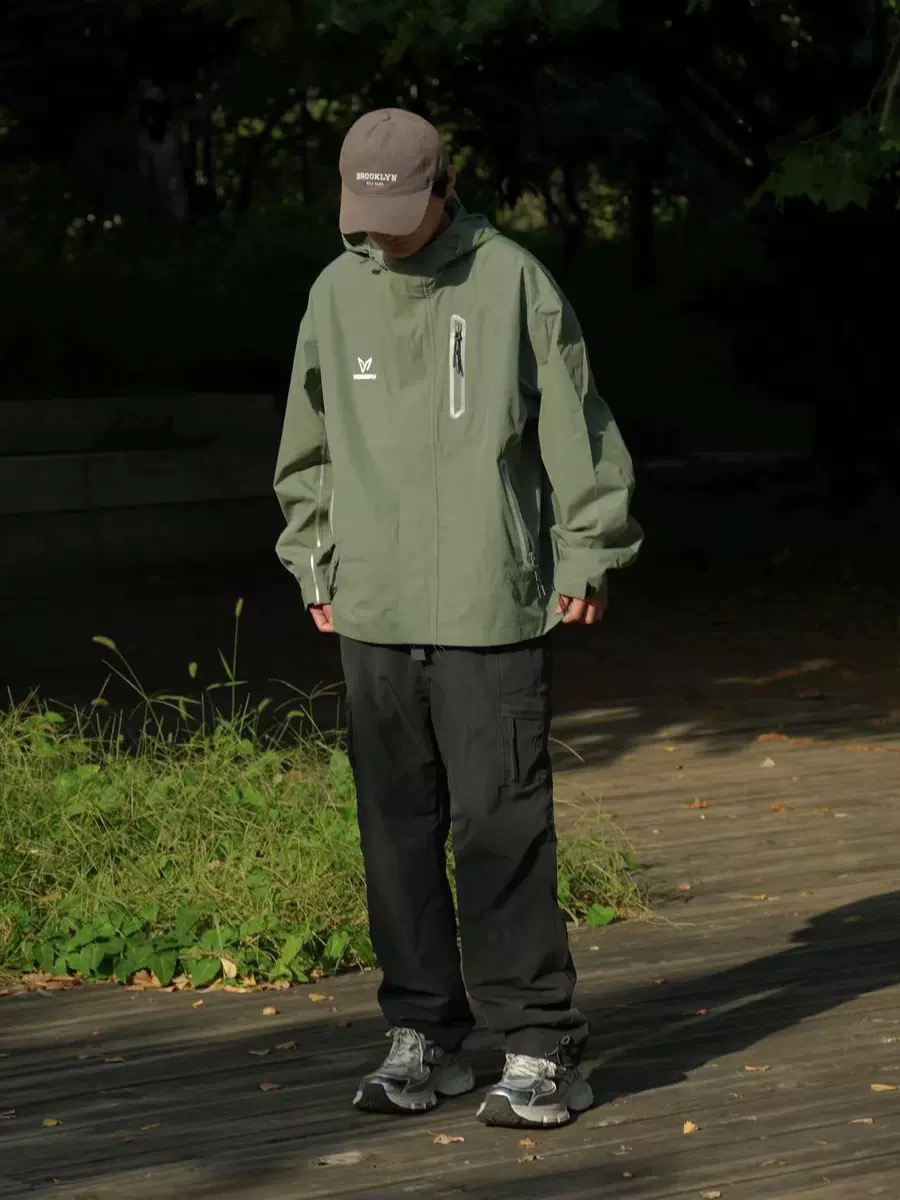 OOTD | 黑化的户外风穿搭