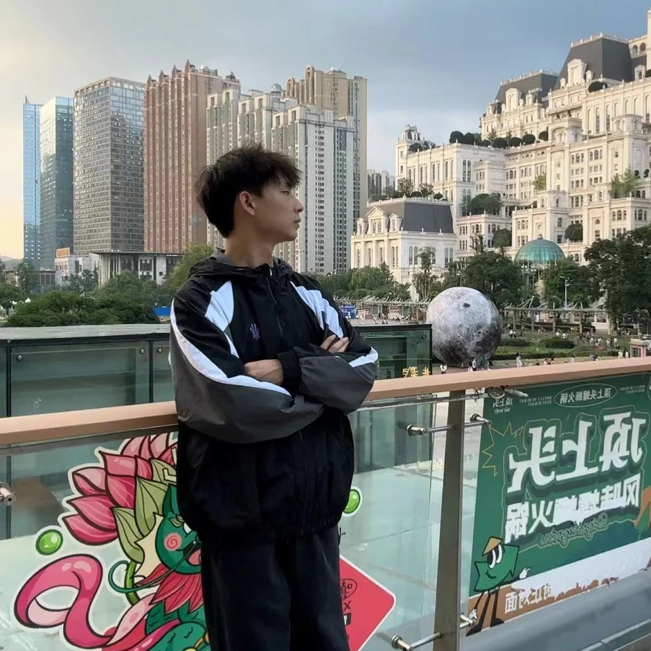 hey 这身运动套装很帅，bro