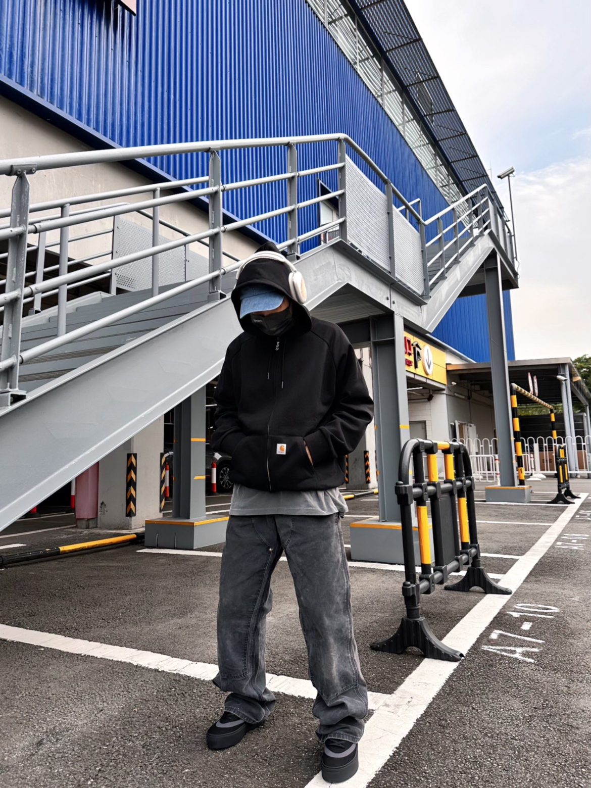 Carhartt 休闲穿搭少不了这款卫衣