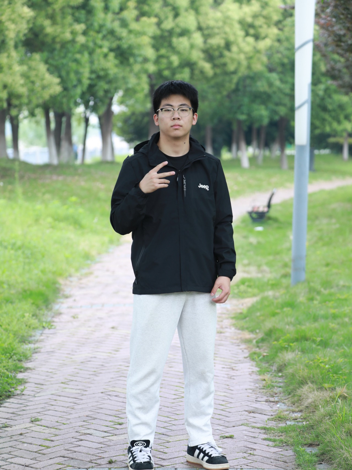 Jeep 专业冲锋衣超酷的