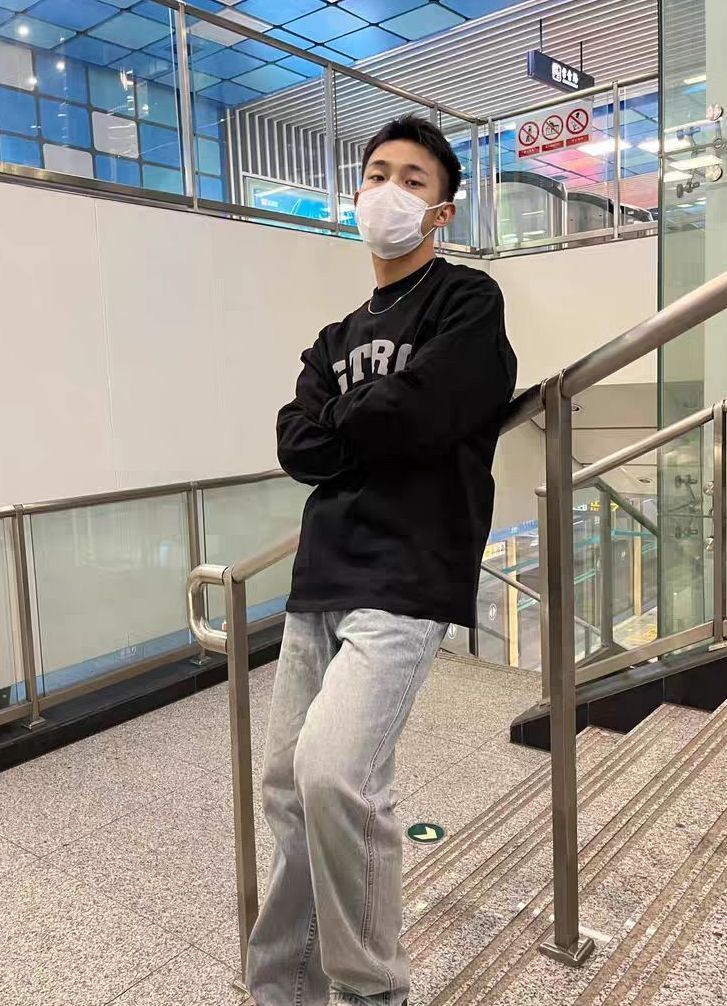 这条裤子简直就是时尚达人的必备神器！