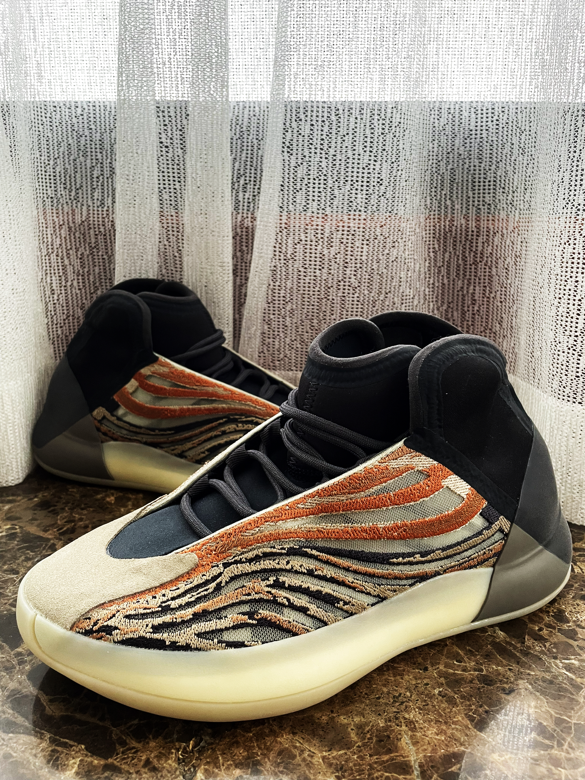 yeezy 走下神坛，篮球鞋