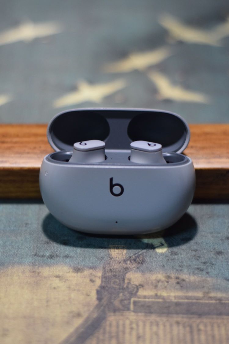 beats，真的不是颜值税嘛🌚🌚