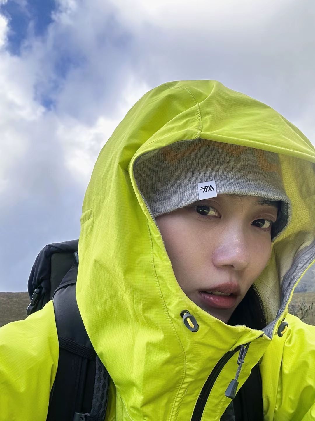 这件mont-bell雨舞者系列硬壳冲锋衣，简直是我这个户外运动爱好者的救星！😍