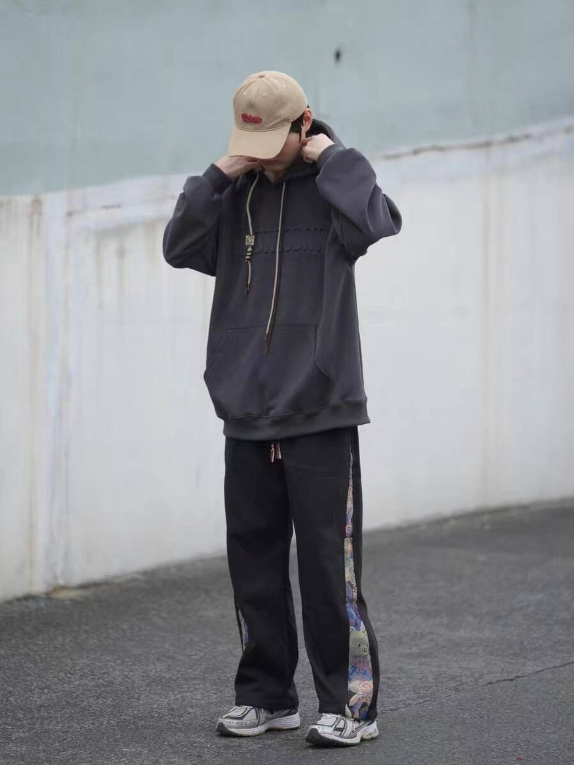 查尔斯桃心 妈生长腿感这不就有了嘛