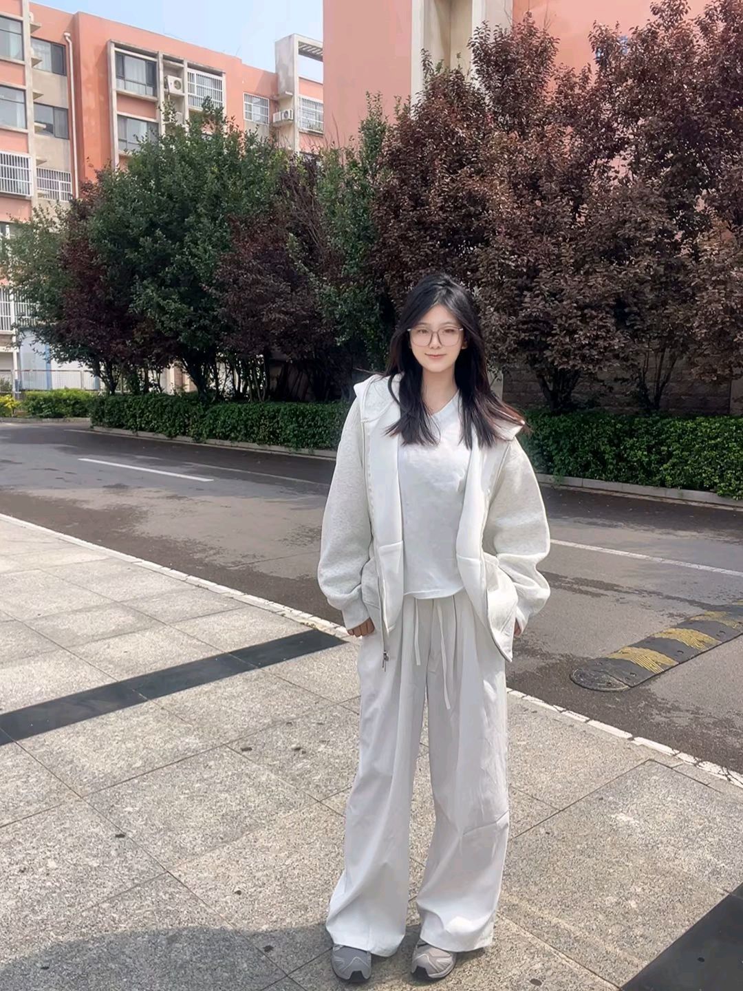 🔥🌟这款美式开衫连帽拉链外套卫衣真的太火啦！我绝对忍不住来给你们种草了🌱。