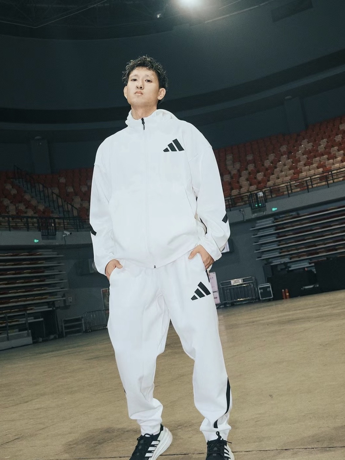 Adidas 束脚裤的天花板