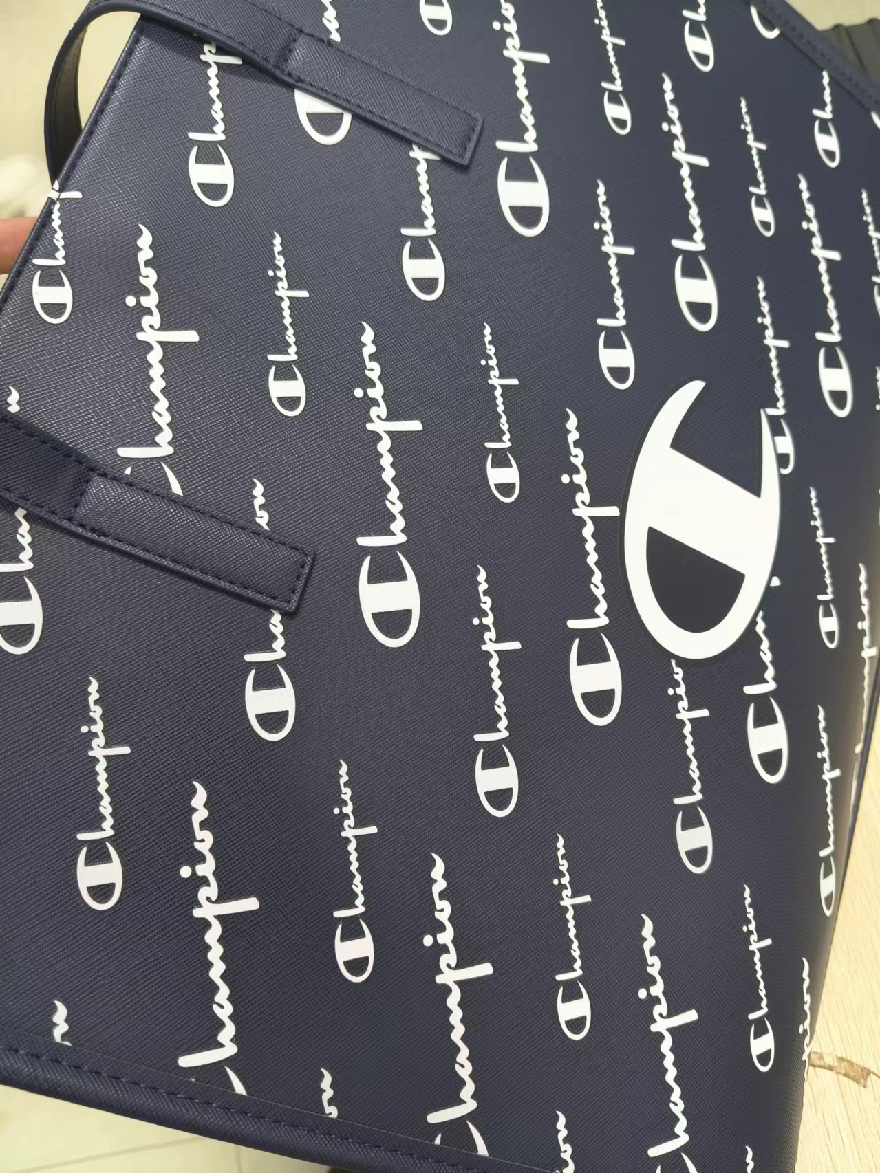 空间大，可用于日常使用。日常百搭🎒单品介