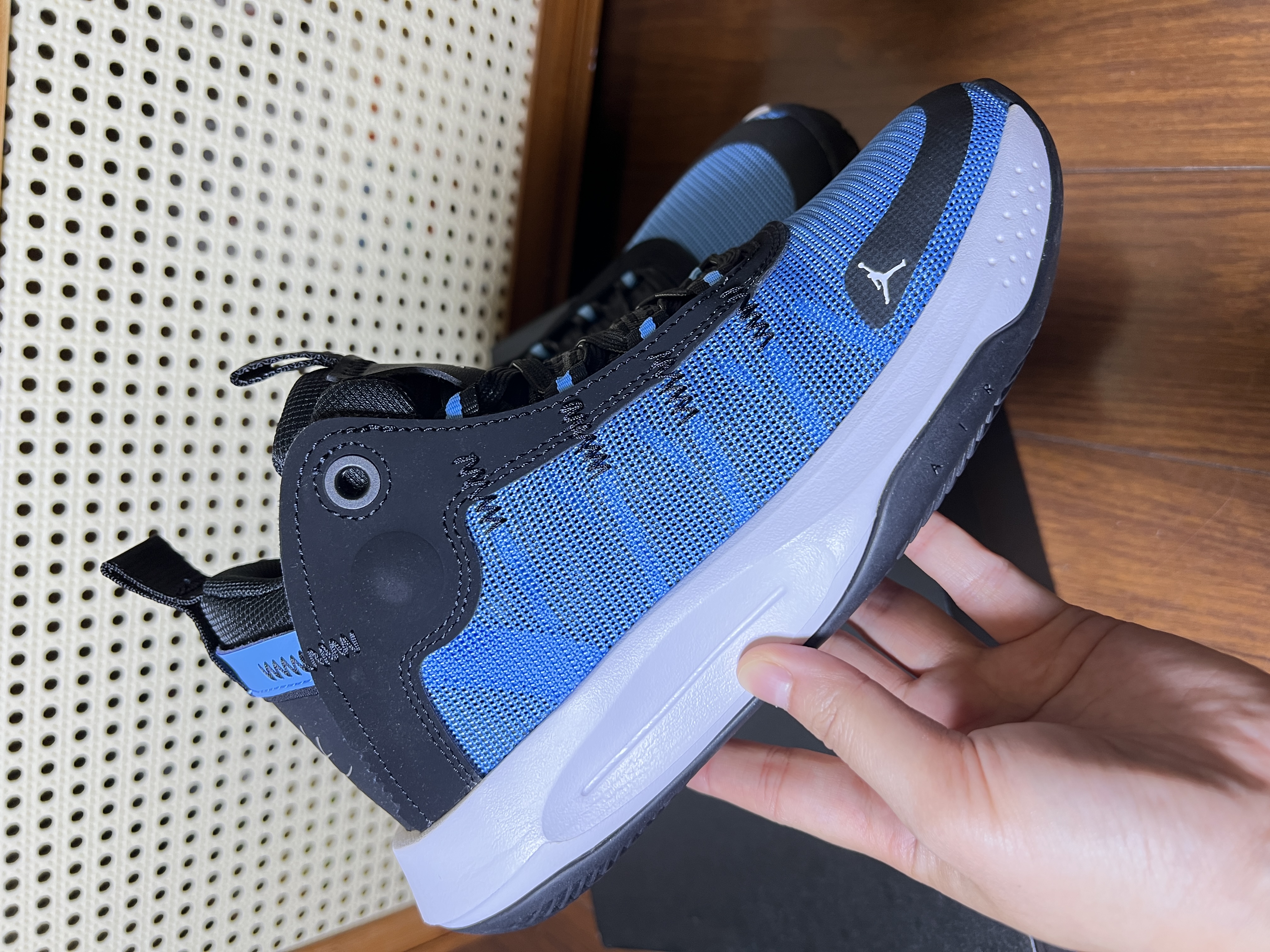 极致性价比，大童实战篮球鞋 Jordan Jumpman 2020 蓝黑配色