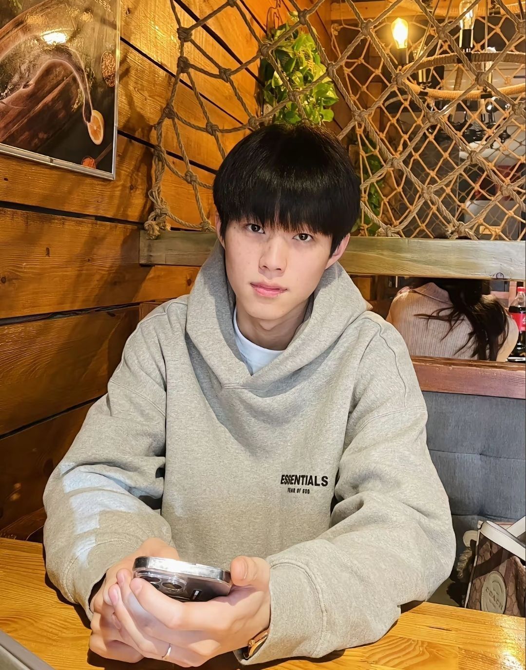 身高|体重185cm，68kg