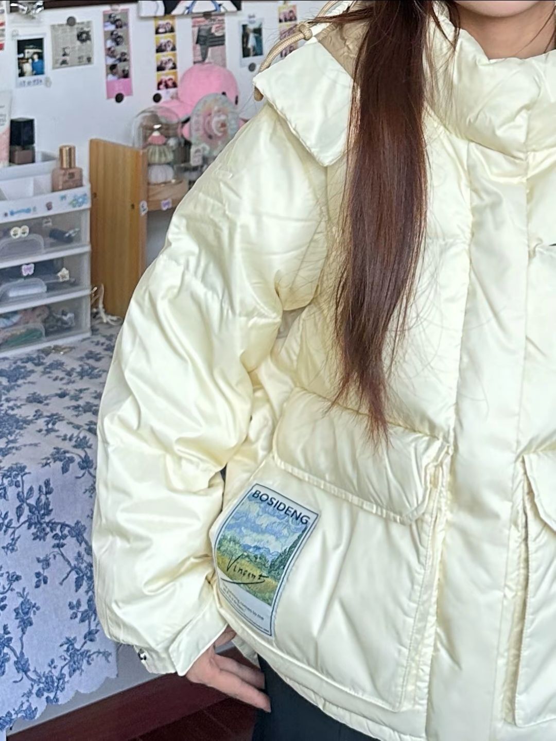 🔥波司登艺术印花轻盈加厚零压短款可脱卸连帽羽绒服，让你秒变时尚达人！
