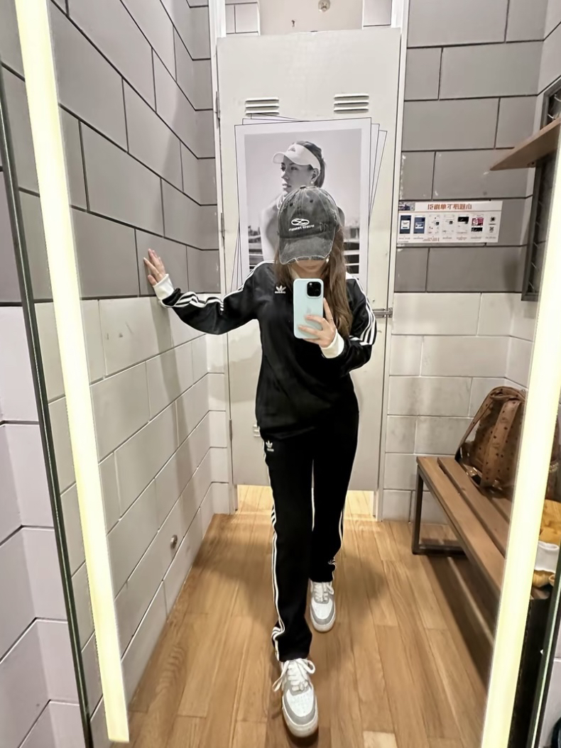 天冷了，把长裤焊在腿上