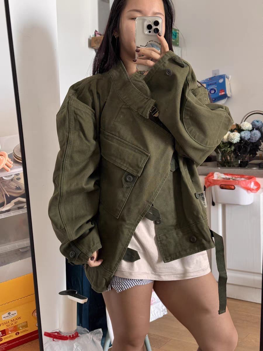 穿上它，仿佛置身于美式复古的街头，瞬间变成潮人一枚！😎