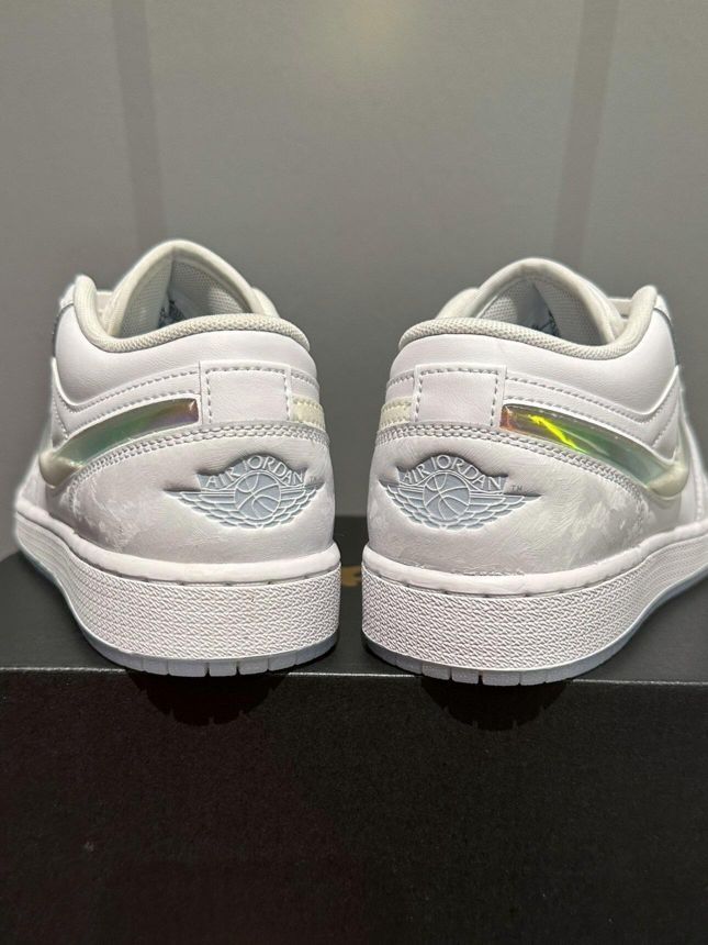 这双冰雪配色的Air Jordan 1 Low好好看呀！！