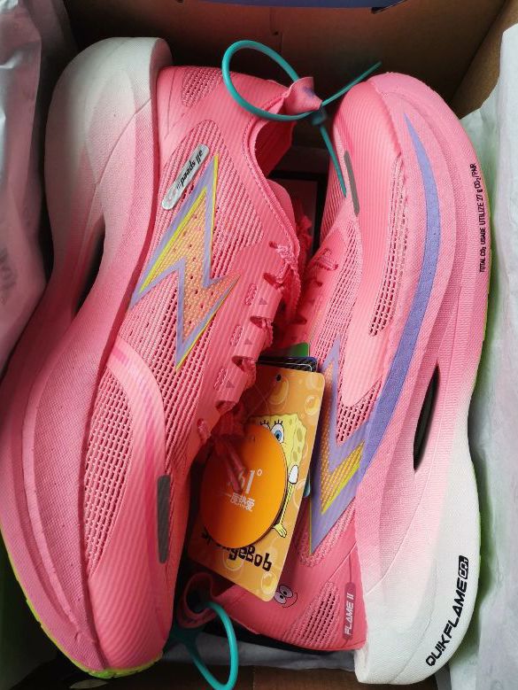 海绵宝宝 我发现派大星🤣啦!!!  361飞燃2.5Pro派大星连名款震撼来袭🤩🤩🤩