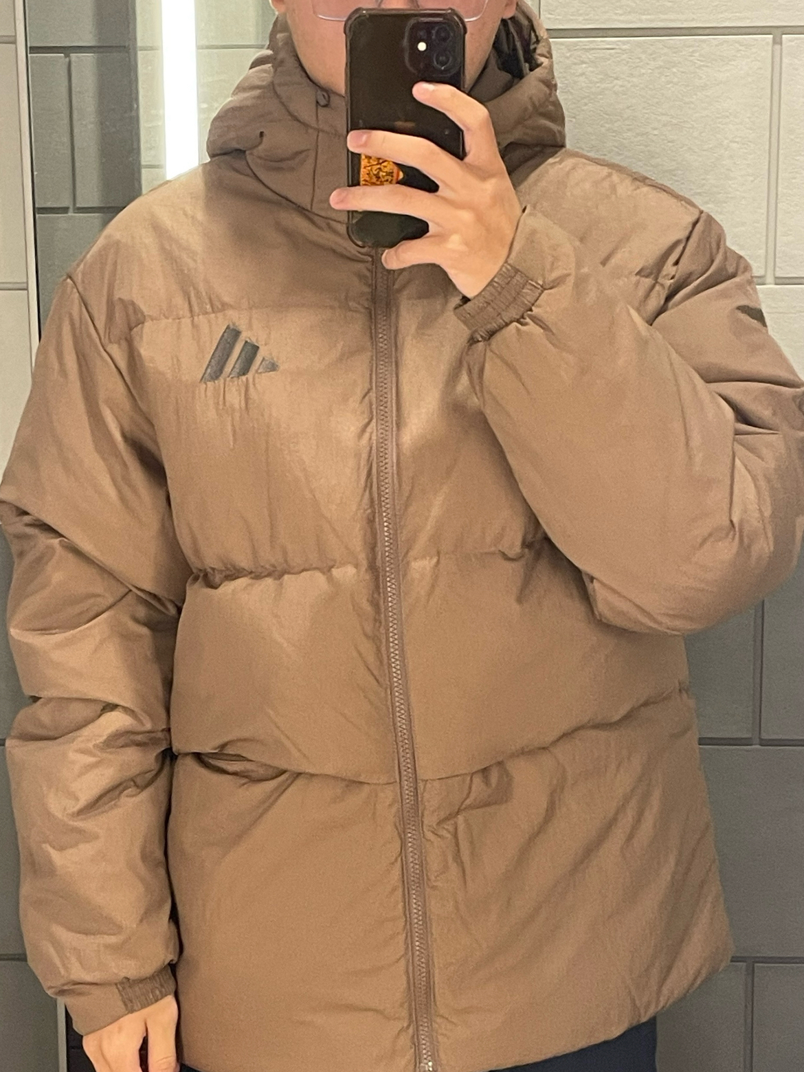 Adidas 实用好看的时尚羽绒服在这里
