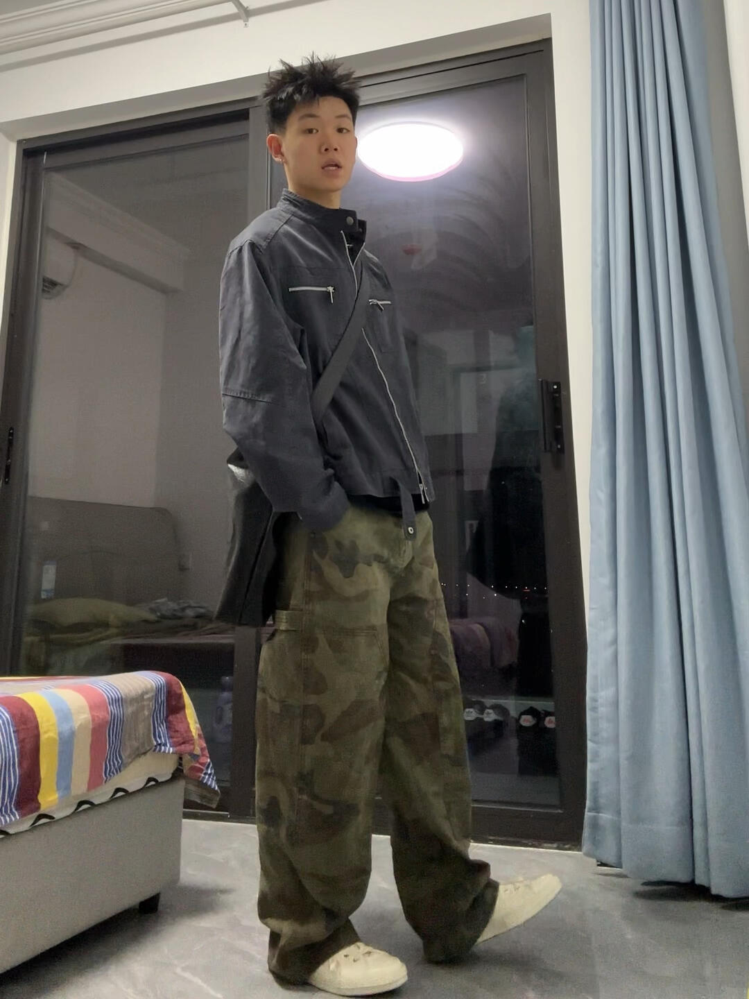 新淘了条迷彩裤