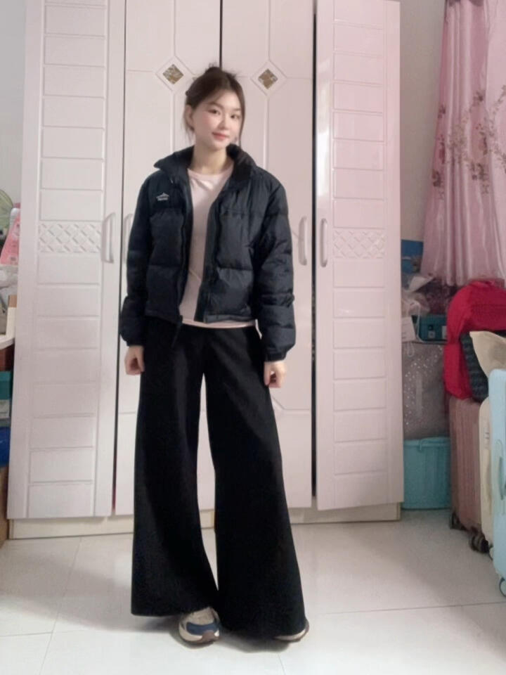 短款羽绒服果然显腿长