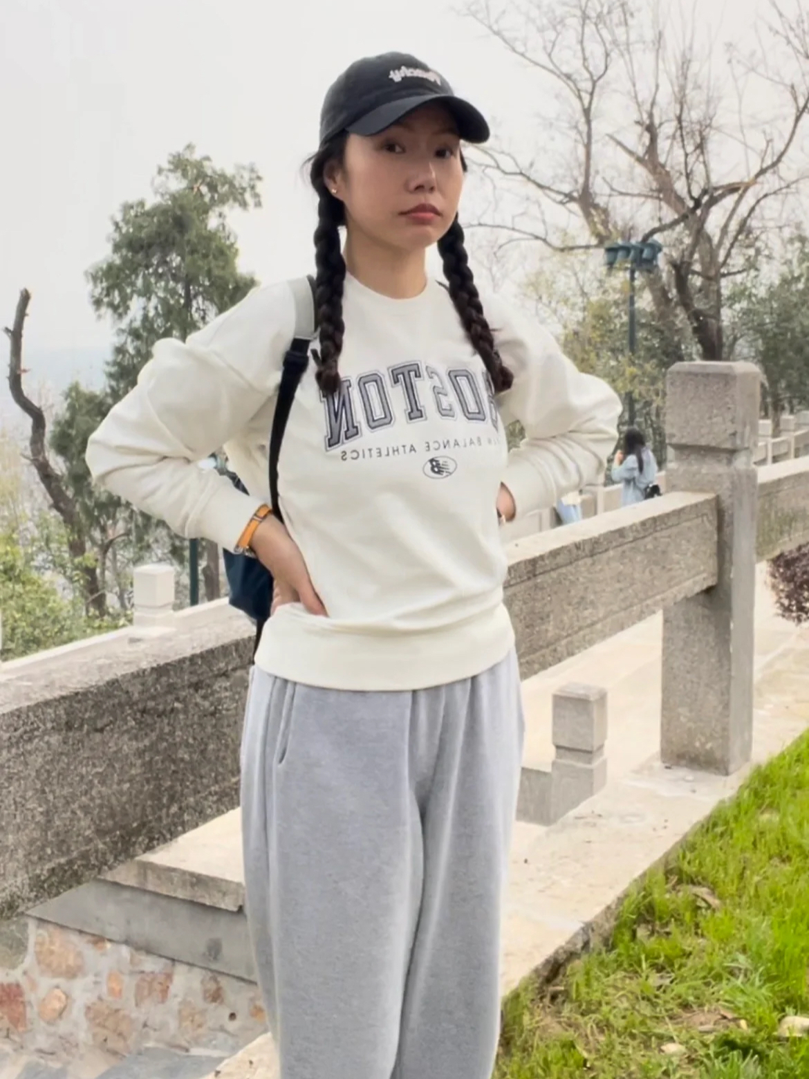 New Balance 实用性拉满的简约卫衣