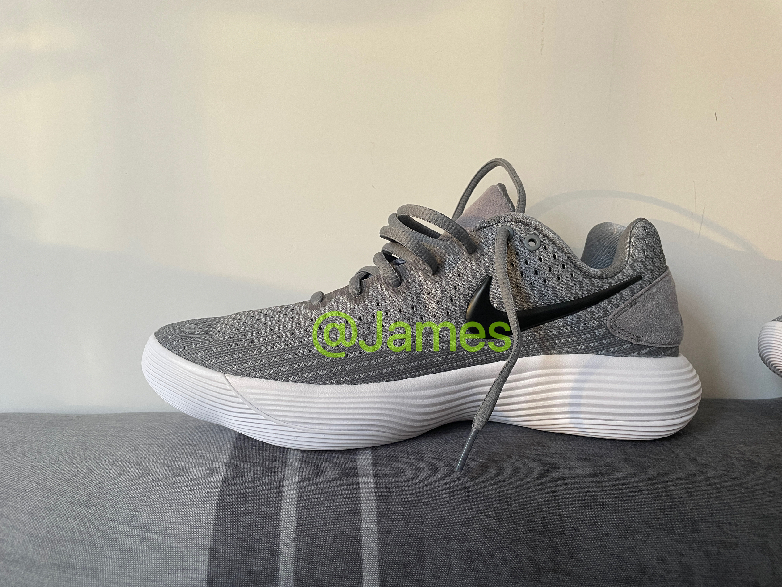 3开拿下当年的神鞋