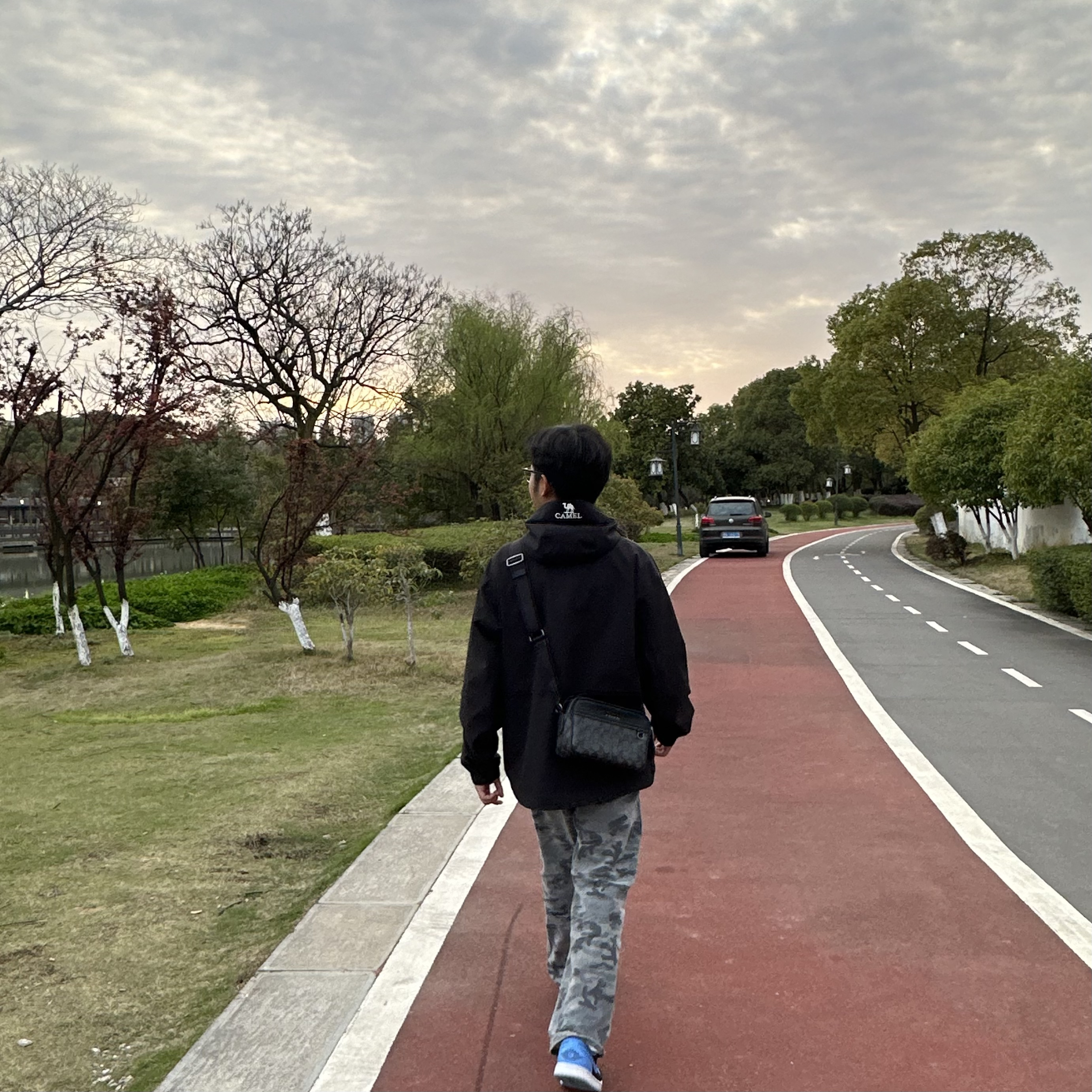 百搭背包，适合男生的一款包包，喜欢的快冲，air Jordan 1 超级好看