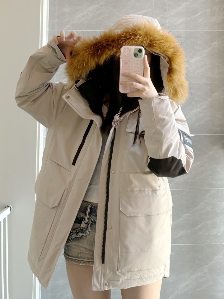 冬天穿搭怎么能少了大毛领羽绒服？！