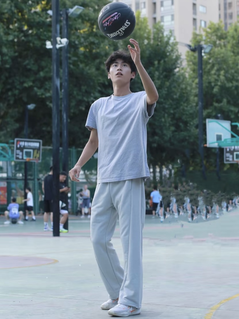 运动男孩初秋穿什么