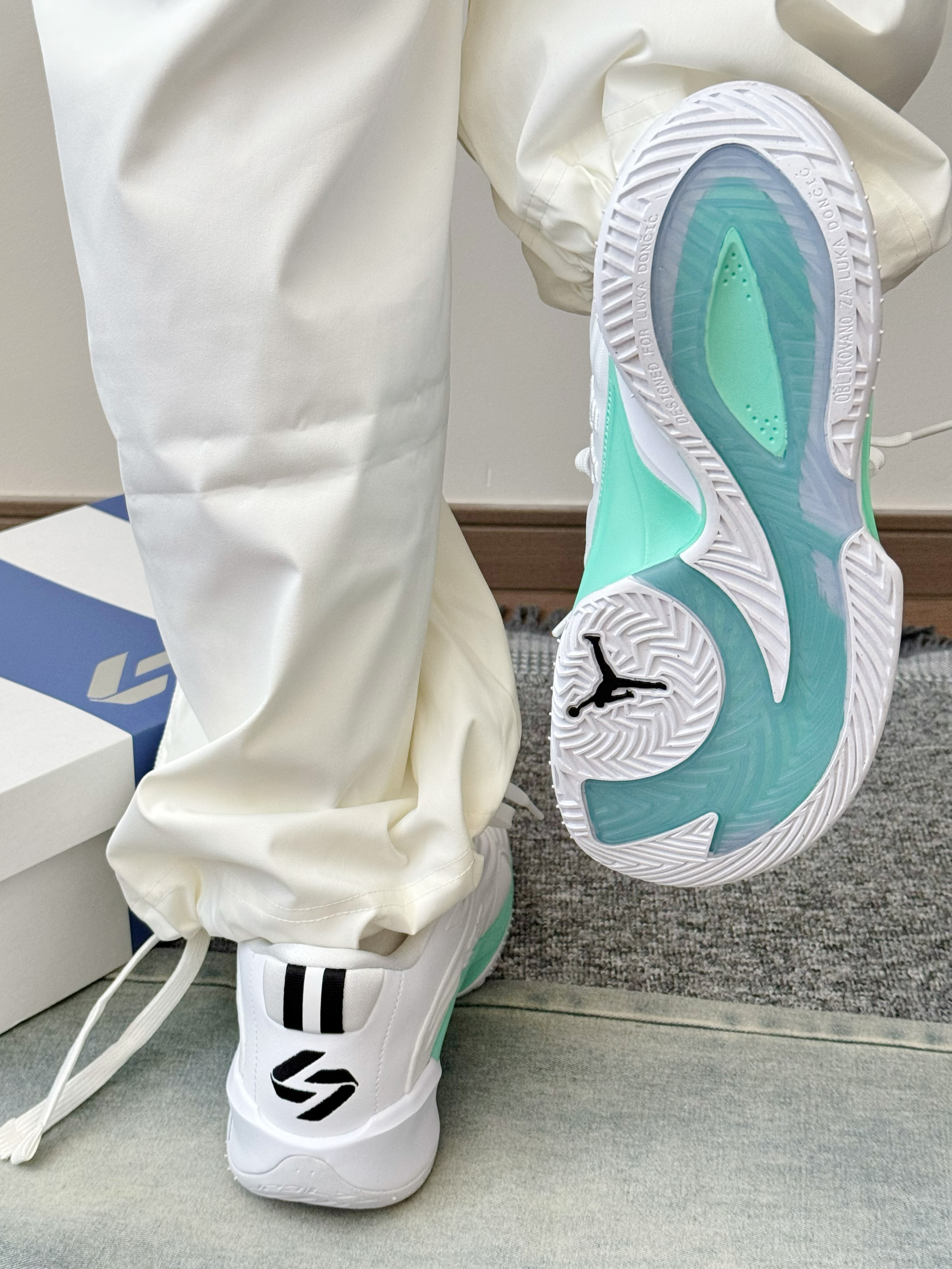 我怎么才发现！Jordan东契奇3的鞋底都这么帅！