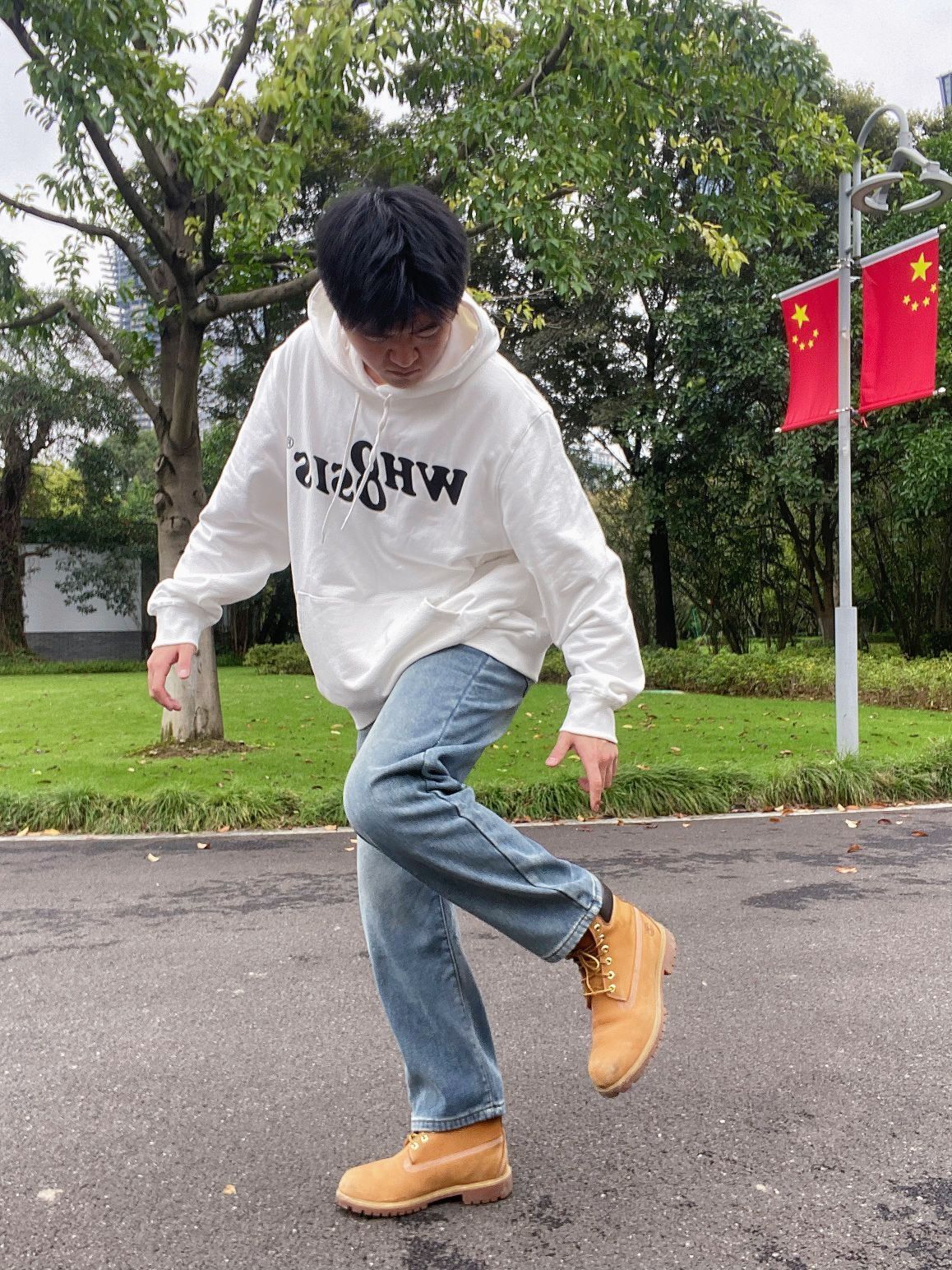 秋天的风吹向了冬天