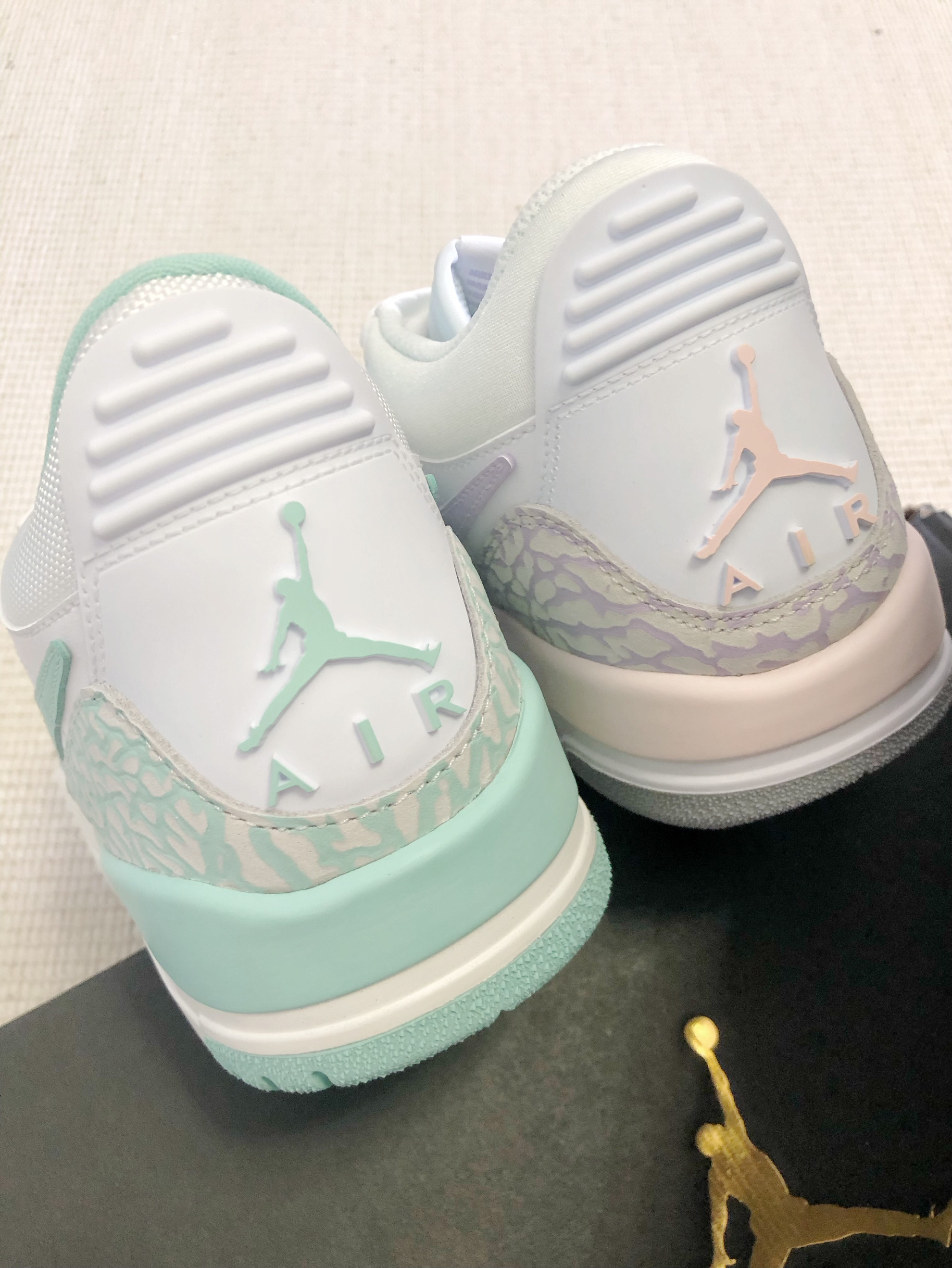 AJ篮球鞋二选一