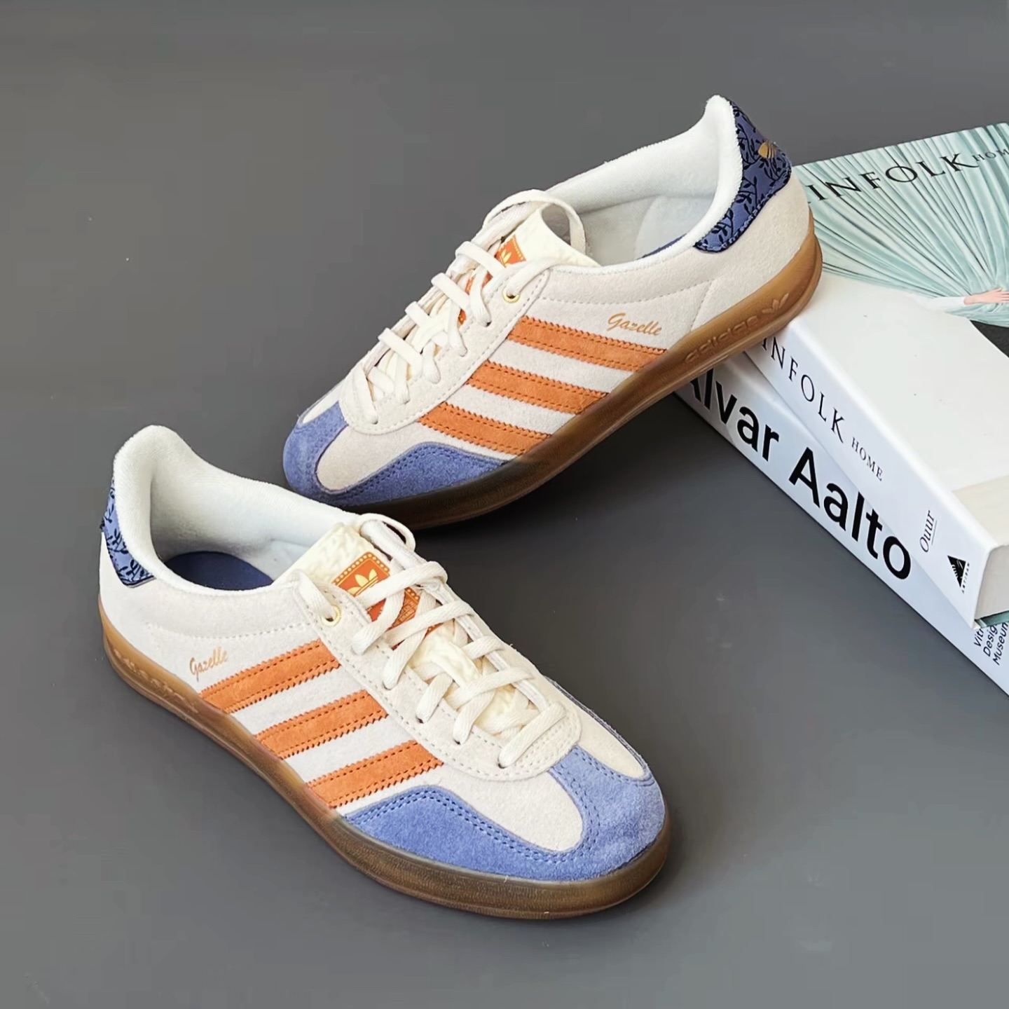 百搭经典：adidas Originals Gazelle Indoor 乳白色/深靛蓝/紫罗兰德训